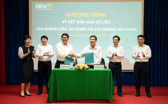 Ký kết bàn giao số liệu giữa Chi nhánh BIDV Bắc An Giang và Chi nhánh BIDV An Giang