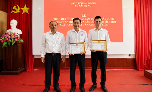 Khen thưởng đột xuất các tập thể, cá nhân có thành tích cứu người gặp nạn trên biển