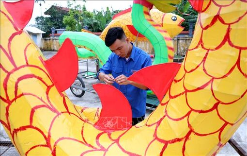Mang Trung thu vẹn tròn cho trẻ em vùng nông thôn