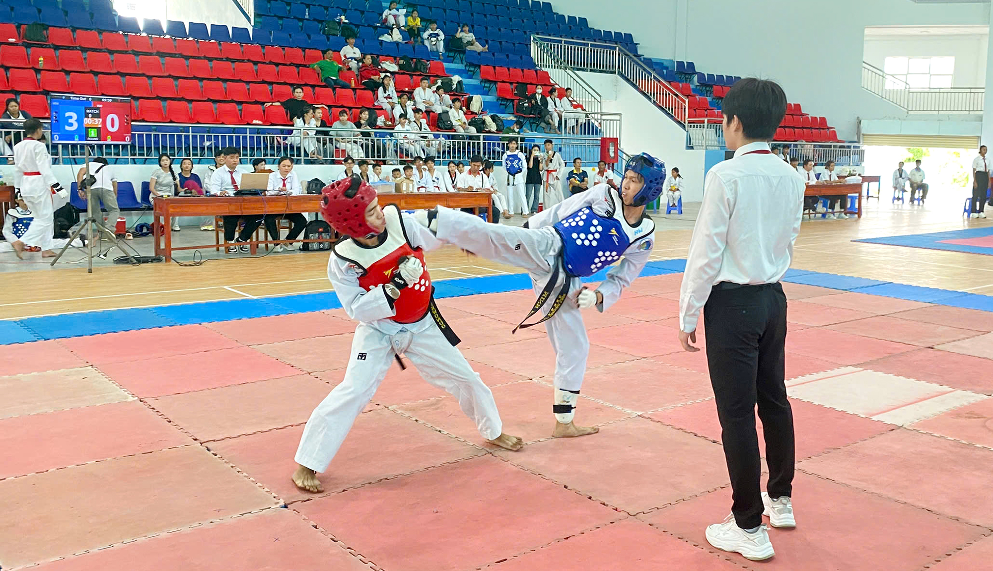 Gần 220 vận động viên tham dự Giải Taekwondo xã Tri Tôn mở rộng lần thứ I