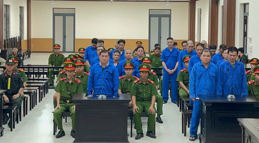 “Đàn anh” rơi lệ