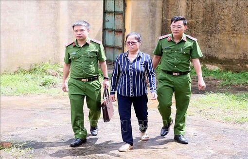 Bắt nữ nhân viên ngân hàng sau 30 năm lẩn trốn