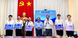 Báo và Phát thanh - Truyền hình An Giang trao 10 suất học bổng “ATV tiếp bước đến trường” trị giá 100 triệu đồng