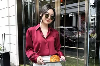 Tỏa sáng nơi công sở với áo sơ mi lụa sang trọng
