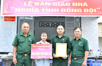 Hội Cựu chiến binh xã Bình Giang bàn giao 2 căn nhà Nghĩa tình đồng đội