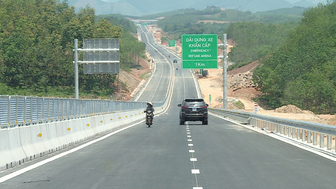 Bộ Xây dựng kiến nghị mở rộng 1.144km cao tốc Bắc - Nam lên 6 làn xe