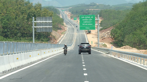 Bộ Xây dựng kiến nghị mở rộng 1.144km cao tốc Bắc - Nam lên 6 làn xe