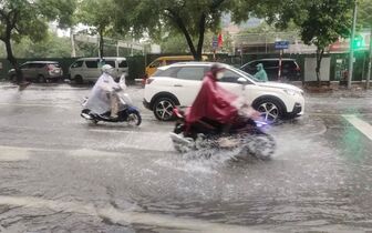 Thời tiết hôm nay (15-10): Bắc Bộ tiếp tục có mưa rào và dông