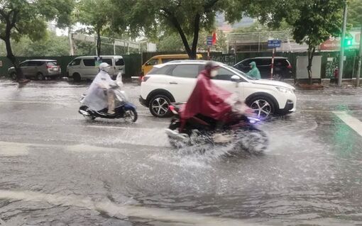 Thời tiết hôm nay (15-10): Bắc Bộ tiếp tục có mưa rào và dông
