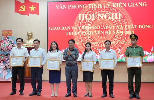 Xây dựng văn phòng cấp ủy hiện đại, chuyên nghiệp