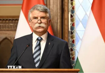 Chủ tịch Quốc hội Hungary Kover Laszlo bắt đầu thăm chính thức Việt Nam