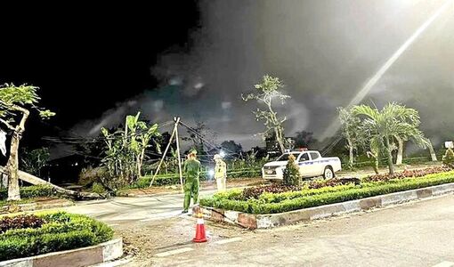 Vướng dây cáp sà xuống đường, nguyên chủ tịch xã ở Nghệ An tử vong