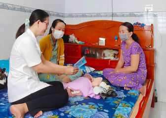Chú trọng truyền thông về dân số và phát triển Chú trọng truyền thông về dân số và phát triển