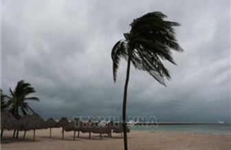 Jamaica đóng cửa hai sân bay và mở hầm trú ẩn tránh bão Melissa Jamaica đóng cửa hai sân bay và mở hầm trú ẩn tránh bão Melissa