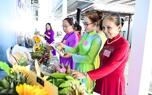Phụ nữ U Minh Thượng giúp nhau giảm nghèo