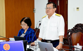 Triển khai chính sách thuế và đối thoại với người nộp thuế Triển khai chính sách thuế và đối thoại với người nộp thuế