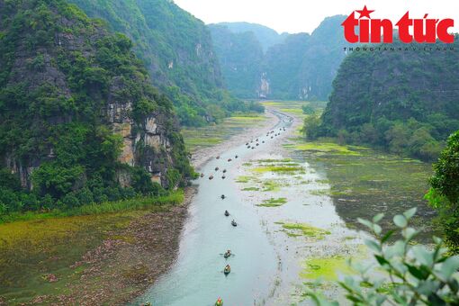 Ngắm nhìn "Vịnh Hạ Long trên cạn" vừa lọt top điểm đến yêu thích nhất thế giới
