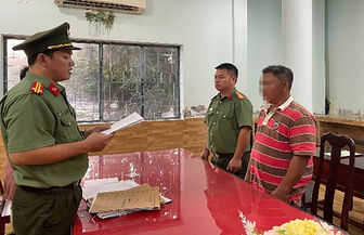 Khởi tố, bắt tạm giam hai thuyền trưởng tổ chức cho người khác xuất cảnh trái phép Khởi tố, bắt tạm giam hai thuyền trưởng tổ chức cho người khác xuất cảnh trái phép