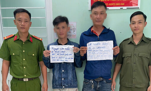 Bắt hai đối tượng phát tờ rơi tín dụng đen trên địa bàn xã Tân Thạnh