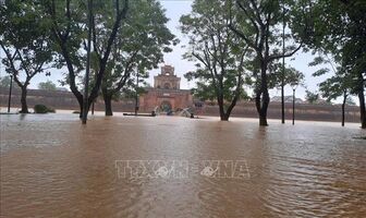 Huế: Khẩn trương tìm kiếm 6 người mất tích do mưa lũ Huế: Khẩn trương tìm kiếm 6 người mất tích do mưa lũ