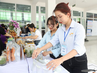Nghiên cứu khoa học gắn với nhu cầu thực tiễn Nghiên cứu khoa học gắn với nhu cầu thực tiễn