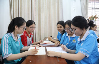 Thầy trò miệt mài ôn luyện học sinh giỏi Thầy trò miệt mài ôn luyện học sinh giỏi