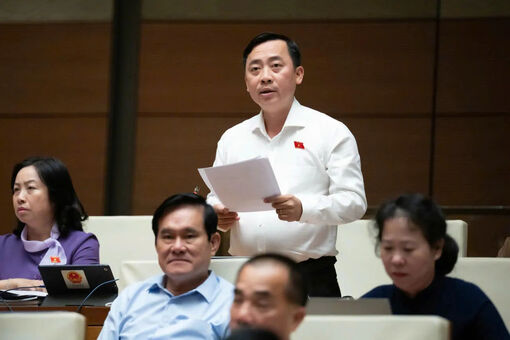 Đại biểu Quốc hội TP Cần Thơ đánh giá kết quả thực hiện kế hoạch phát triển kinh tế - xã hội năm 2025; dự kiến kế hoạch phát triển kinh tế - xã hội năm 2026