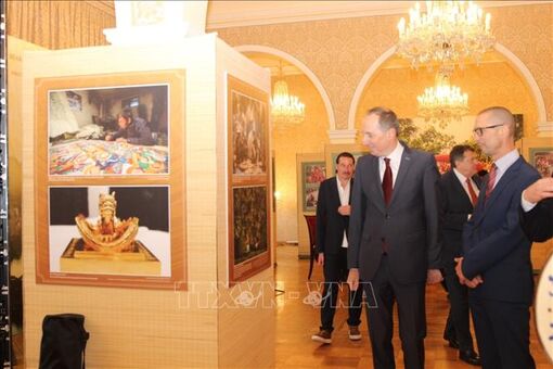 "Di sản văn hóa Việt Nam - Bảo tồn và phát triển": Hơi thở Việt giữa lòng châu Âu "Di sản văn hóa Việt Nam - Bảo tồn và phát triển": Hơi thở Việt giữa lòng châu Âu