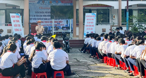 Giúp học sinh tuân thủ luật giao thông