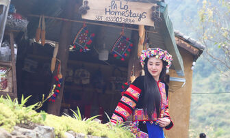 Vẻ đẹp mê hoặc của ‘làng du lịch tốt nhất thế giới’ nơi cực Bắc Việt Nam