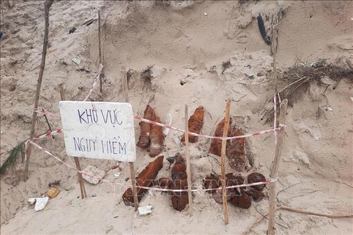 Quảng Trị: Phát hiện 8 quả bom mìn lộ thiên sau mưa lũ