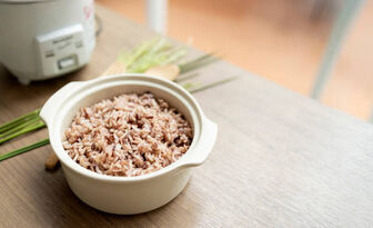 Những tác hại ít ai biết của gạo lứt và cách sử dụng an toàn