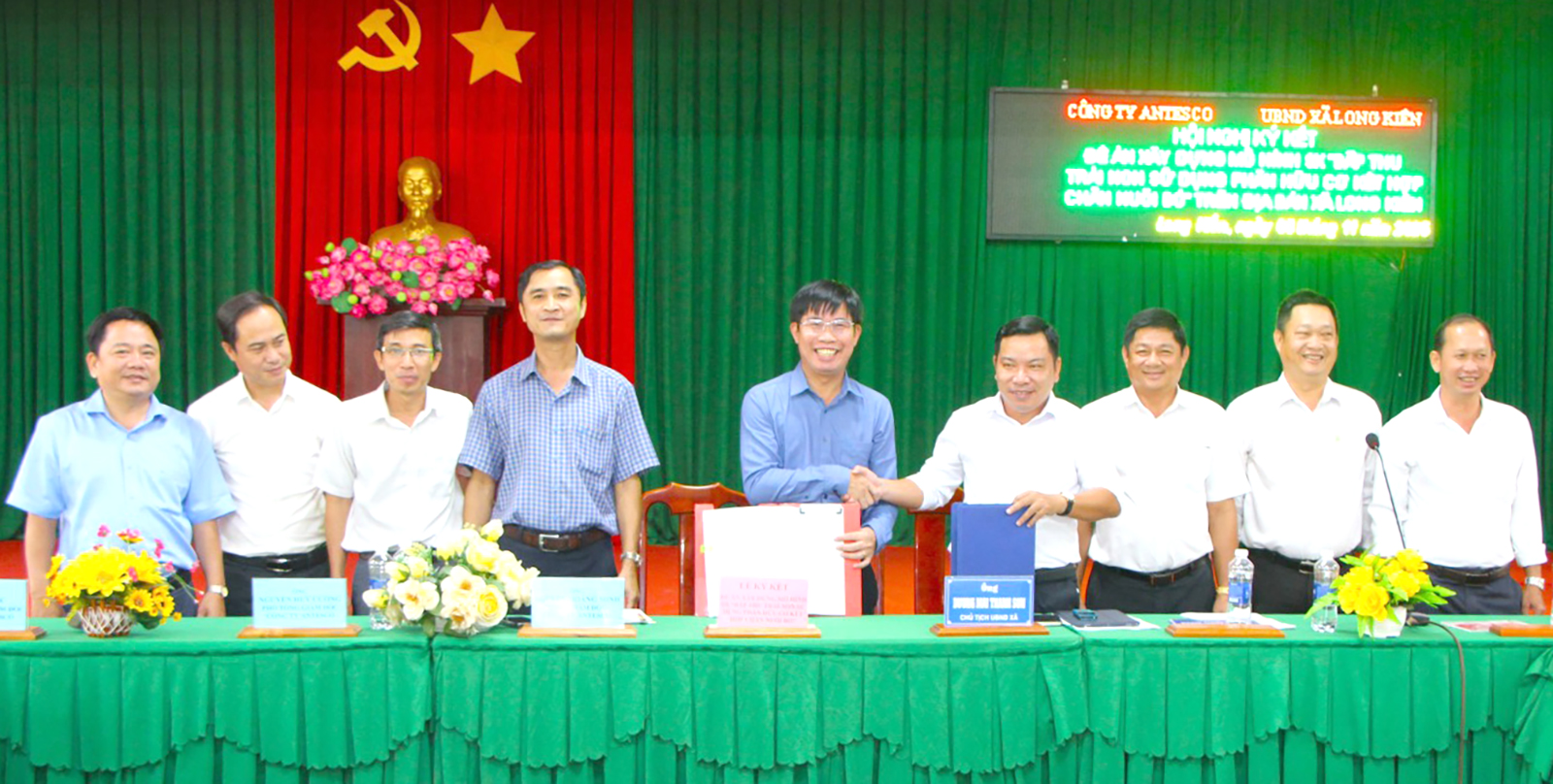 Công ty Antesco và UBND xã Long Kiến ký kết Đề án Xây dựng mô hình trồng bắp thu trái non kết hợp sử dụng phân hữu cơ