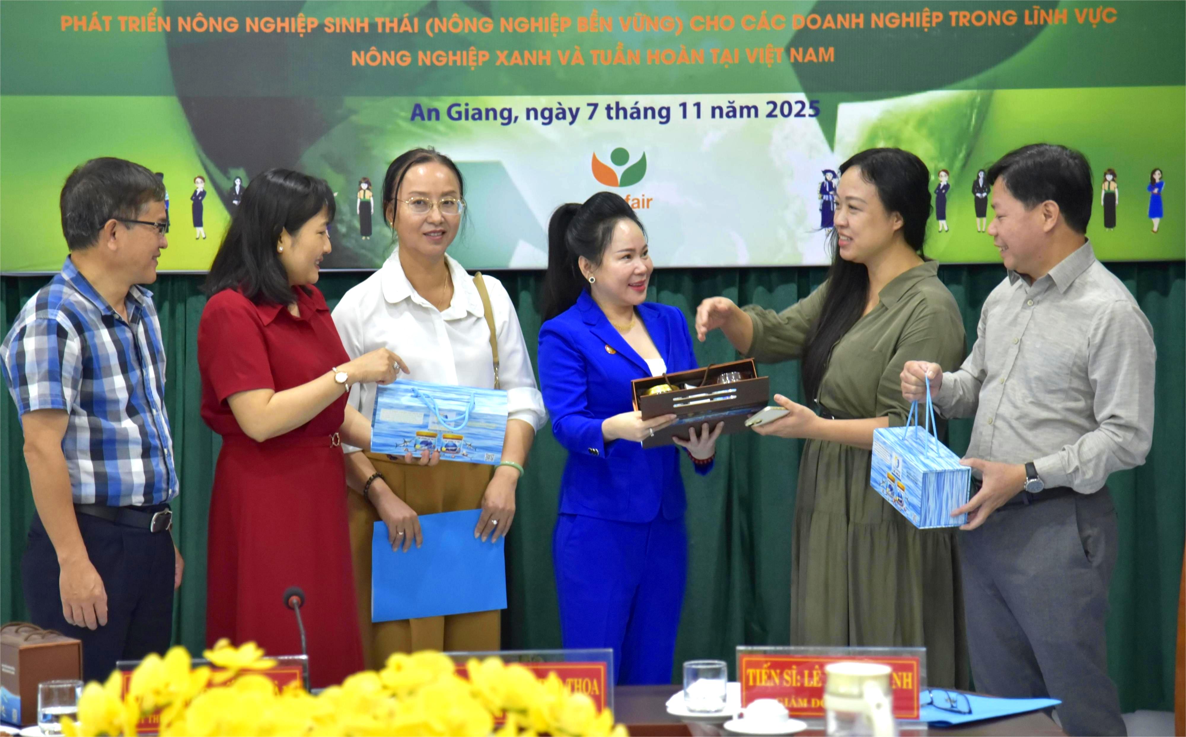 Hỗ trợ mô hình nông nghiệp xanh, hướng tới xuất khẩu và phục vụ APEC 2027 tại An Giang