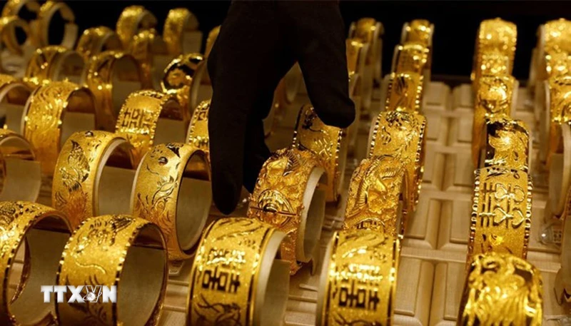 Siết đầu cơ vàng, không nên đánh thuế vàng tiết kiệm của dân