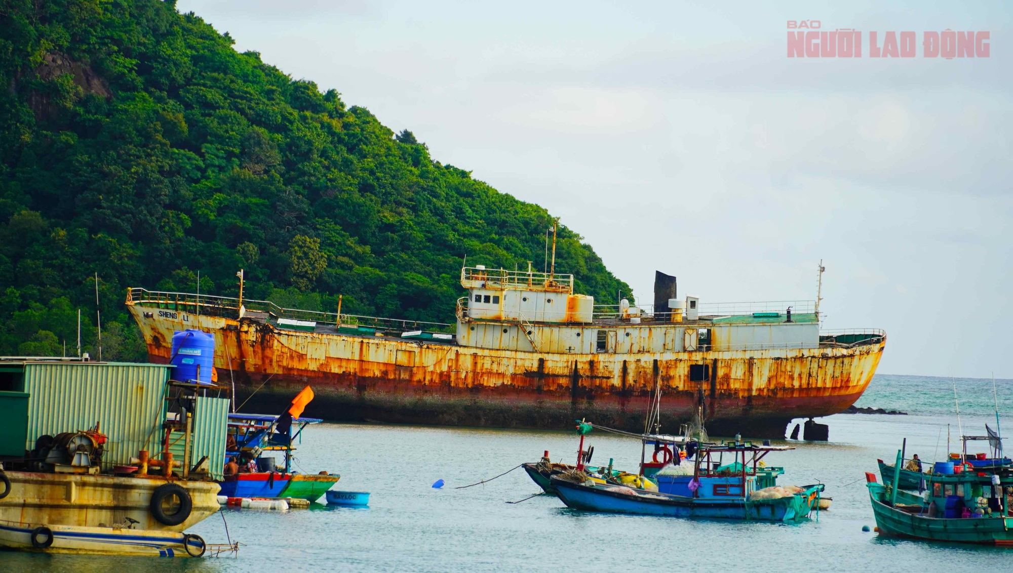 Tàu "Sheng Li" rời Côn Đảo, khép lại hành trình con tàu bỏ hoang từng gây sốt mạng xã hội