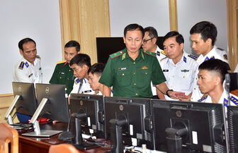 Bộ Quốc phòng kiểm tra công tác phòng, chống khai thác IUU tại Bộ tư lệnh Vùng Cảnh sát biển 4