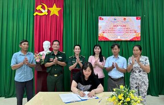 Gần 200 ngư dân xã đảo Tiên Hải ký cam kết phòng, chống khai thác IUU