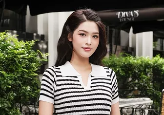 Tôn vẻ đẹp mềm mại của nàng qua áo dệt kim