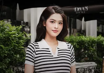 Tôn vẻ đẹp mềm mại của nàng qua áo dệt kim