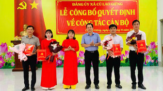 Xã Cù Lao Giêng trao quyết định công tác cán bộ