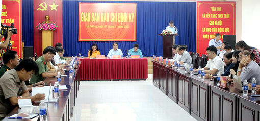 Hội nghị giao ban báo chí tháng 11/2025