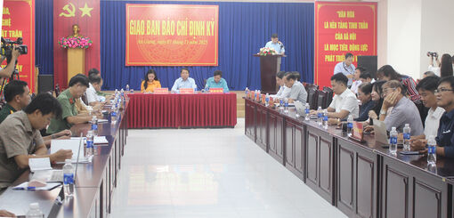 Hội nghị giao ban báo chí tháng 11/2025