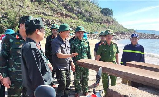 Phó Thủ tướng Trần Hồng Hà kiểm tra khắc phục hậu quả bão số 13 tại Đắk Lắk