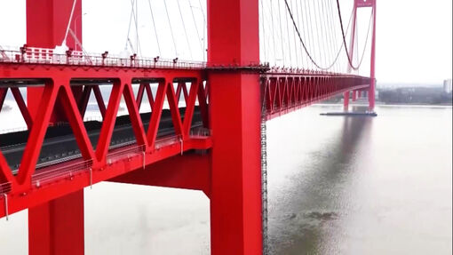 Trung Quốc đưa vào vận hành cầu dây văng 2 tầng đầu tiên