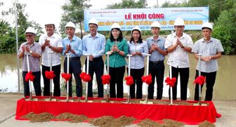 Khởi công cầu Kênh Mới - Nam Vĩnh Tế kết nối 2 xã Ô Lâm và Vĩnh Gia