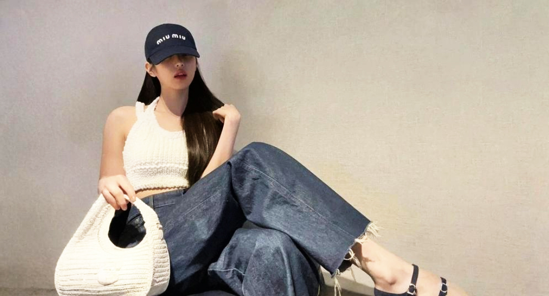 Bản phối denim và mũ lưỡi trai: Cặp đôi ‘bất bại’ của thời trang đường phố