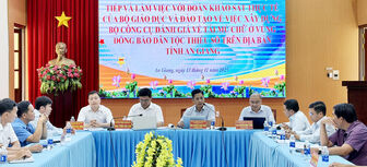 Khảo sát về xóa mù chữ vùng đồng bào dân tộc thiểu số tại 3 xã