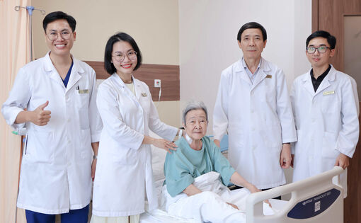 Bệnh viện Đa khoa Vinmec Cần Thơ phẫu thuật nội soi cứu sống cụ bà 80 tuổi mắc ung thư dạ dày