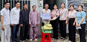 Bàn giao 3 căn nhà Đại đoàn kết tại phường Chi Lăng